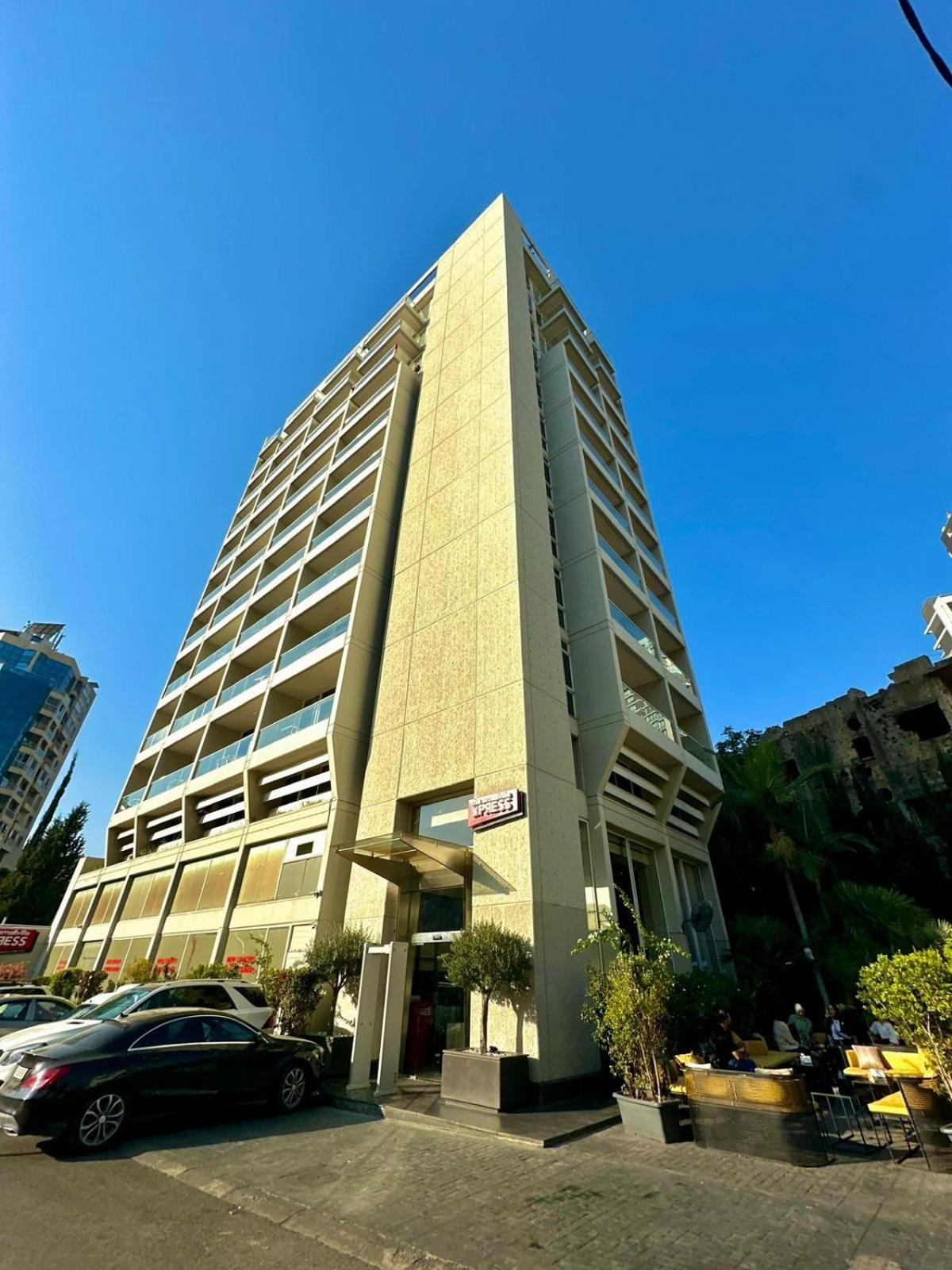The Smallville Xpress Beirut Exterior foto