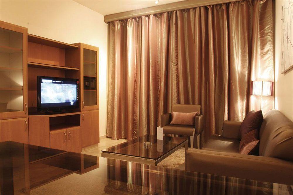 The Smallville Xpress Beirut Exterior foto